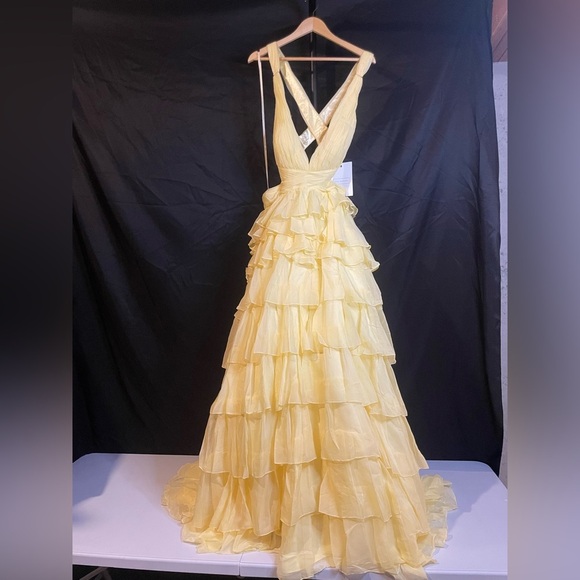 Mac Duggal 67988 Yellow Chiffon Halter Tiered Gown with Plunge Neckline, size 16 - Picture 5 of 7